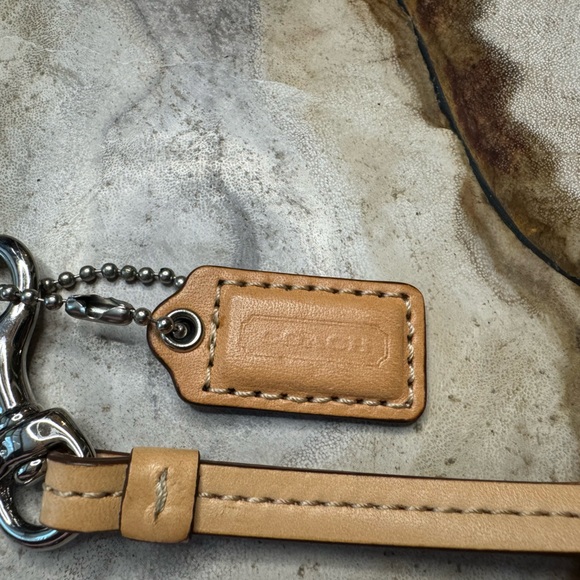 COACH - Authentic Wristlet Strap with Hangtag - EXCELLENT CONDITION - Picture 1 of 3